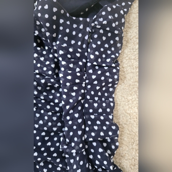 Express Navy and White Heart Sleeveless Blouse Size Medium - Picture 2 of 5